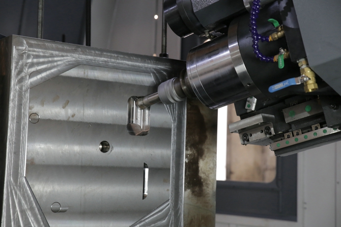 鉆攻一體機的數(shù)控系統(tǒng)如何操作?